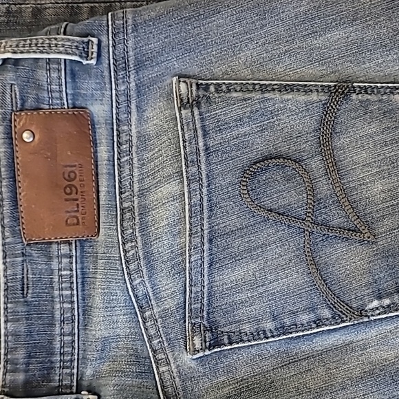 DL1961 Milano Boot Cut Jeans Low-rise - Picture 10 of 14